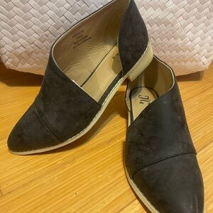 Journee Collection Blue Flats Sleek Design